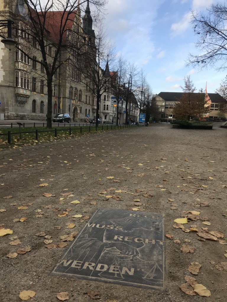 Recht muss Recht bleiben